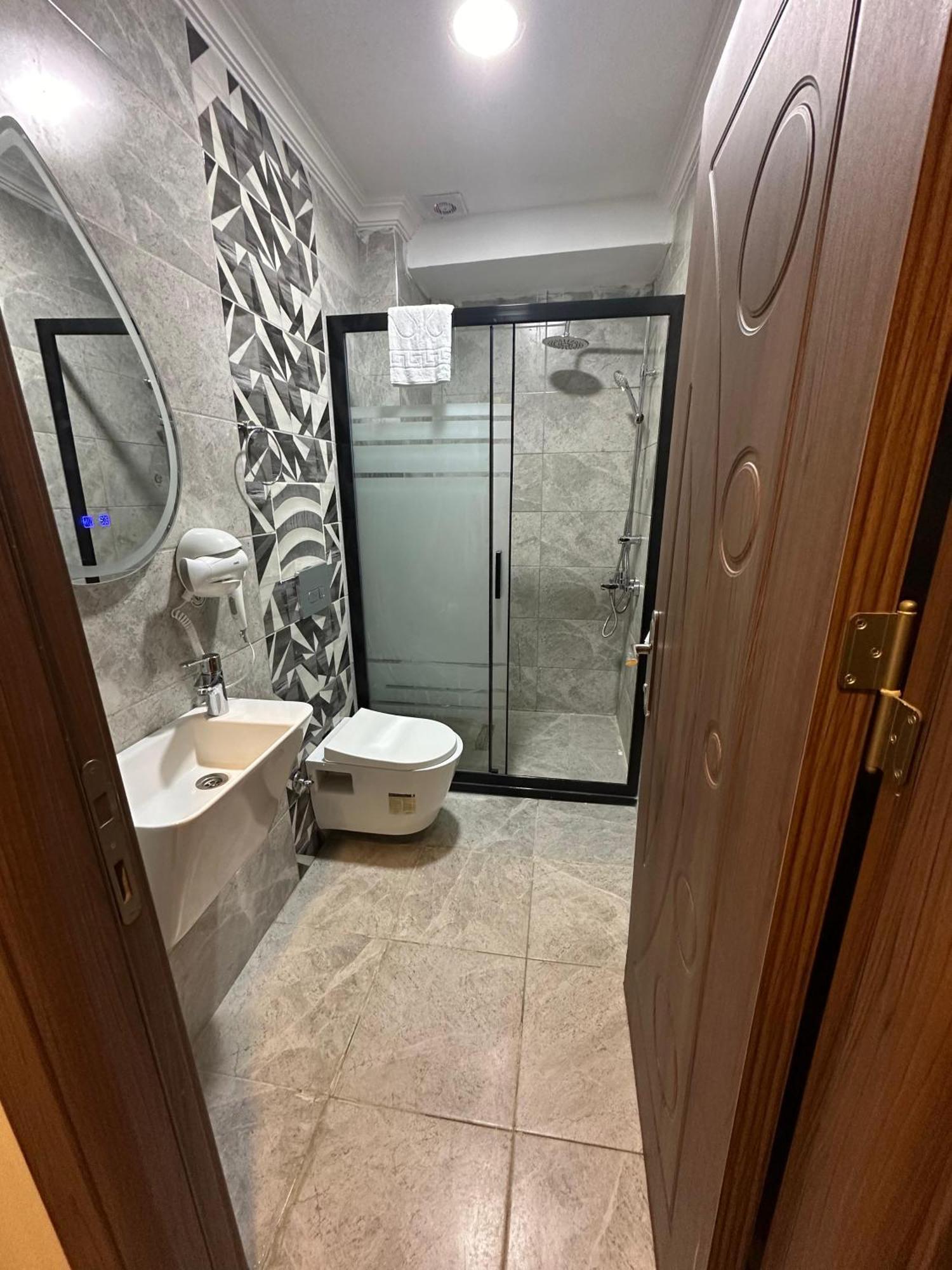 Rays Hotel Bakirkoey City Center Истанбул Екстериор снимка