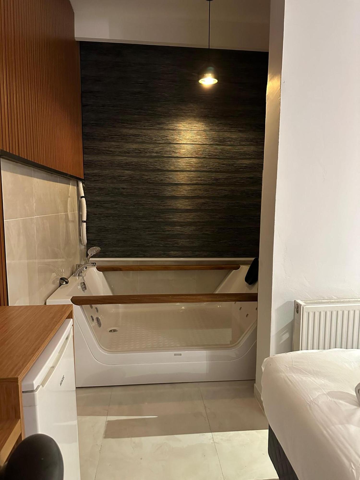 Rays Hotel Bakirkoey City Center Истанбул Екстериор снимка