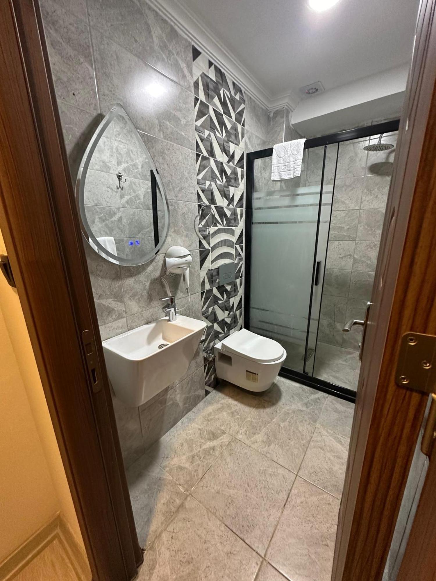 Rays Hotel Bakirkoey City Center Истанбул Екстериор снимка